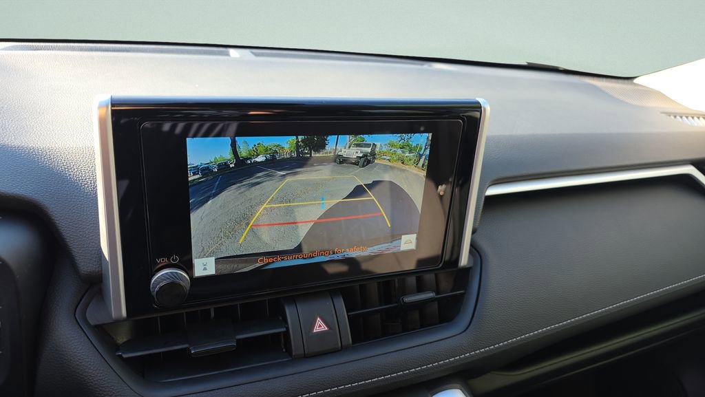 Used 2025 Toyota RAV4 XLE w/ Convenience Package FWD image 16