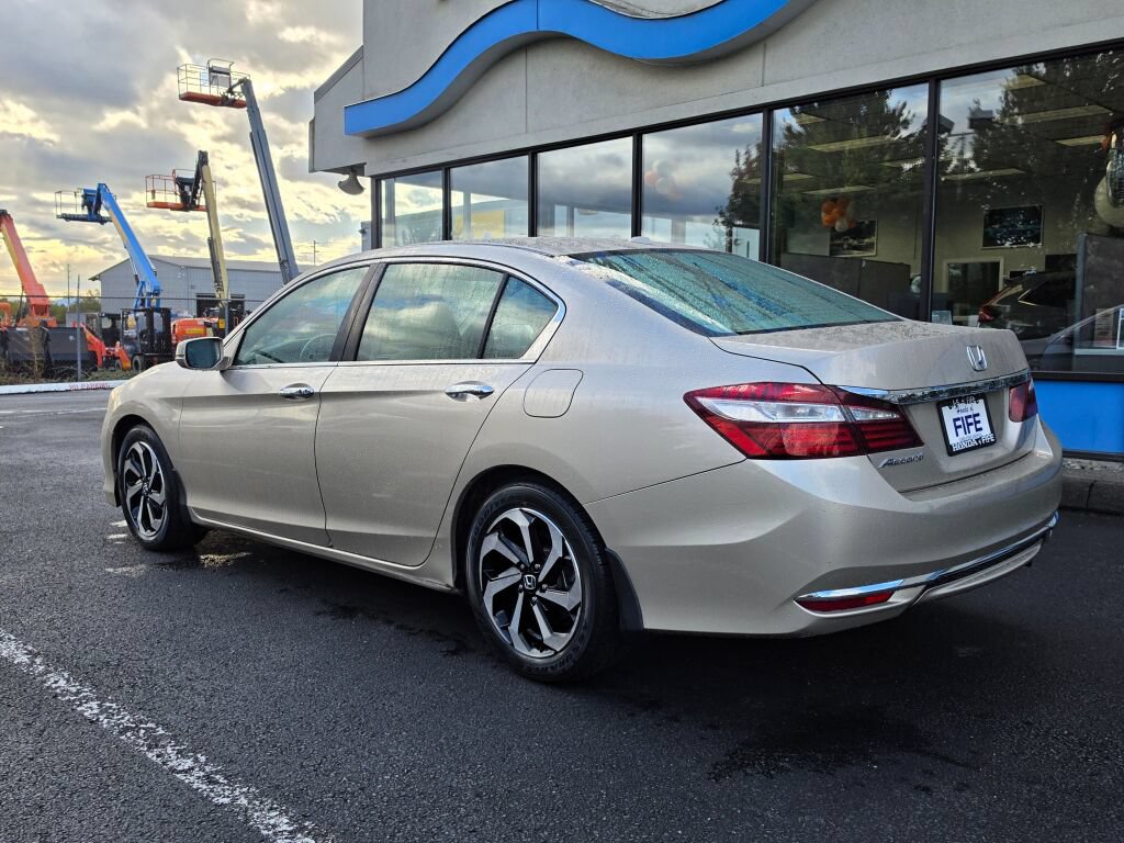 Certified 2017 Honda Accord EX-L image 3