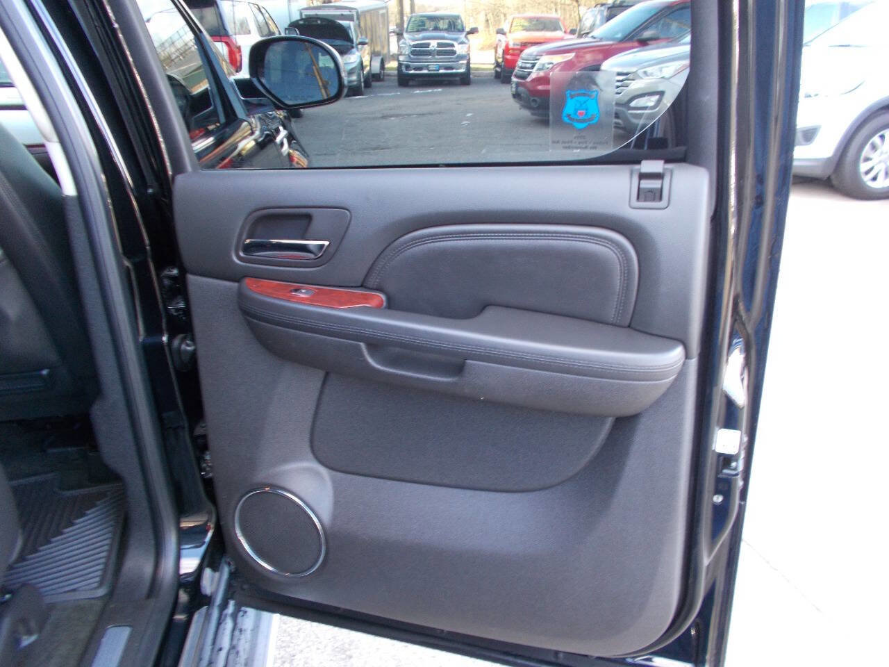 Used 2013 Cadillac Escalade EXT Luxury image 19