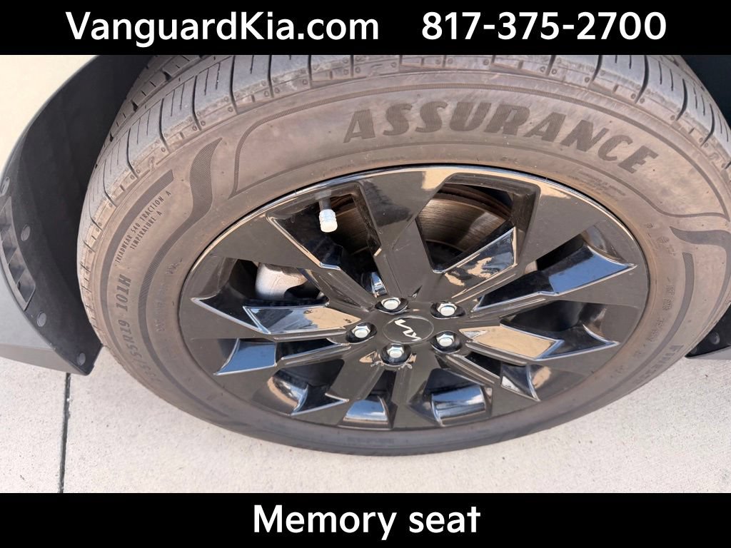 Certified 2024 Kia Carnival SX Prestige FWD image 8
