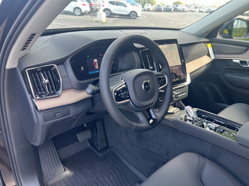 New 2026 Volvo XC90 B6 Plus w/ Protection Package Premier image 14