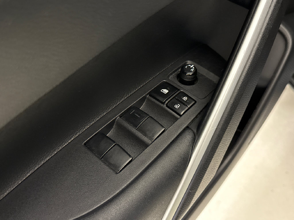 Used 2023 Toyota Corolla Cross LE FWD image 19