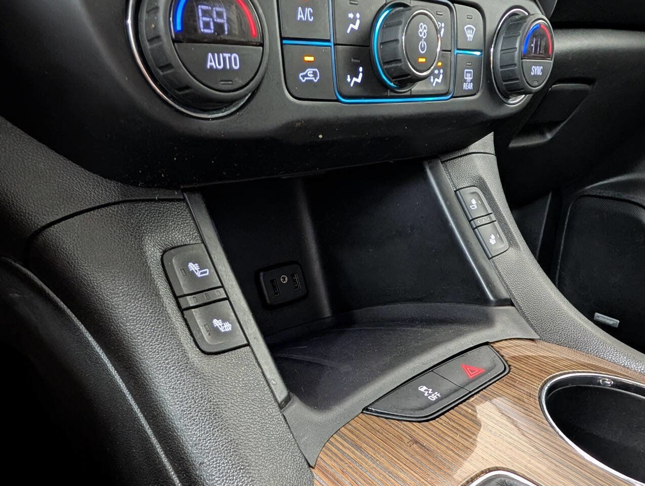 Used 2018 GMC Acadia SLE AWD/4WD image 11