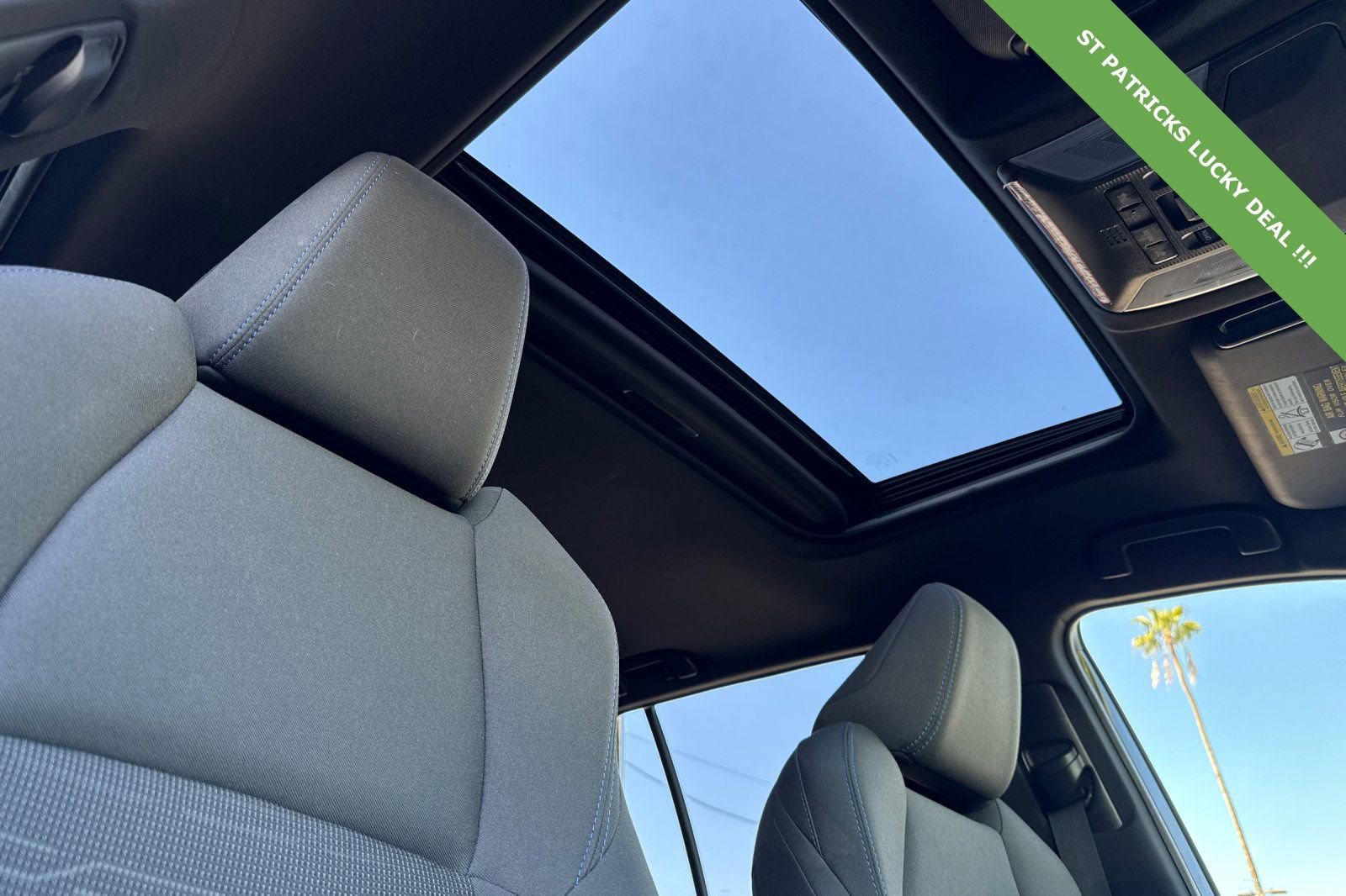 Used 2022 Toyota RAV4 SE w/ Convenience Package image 17