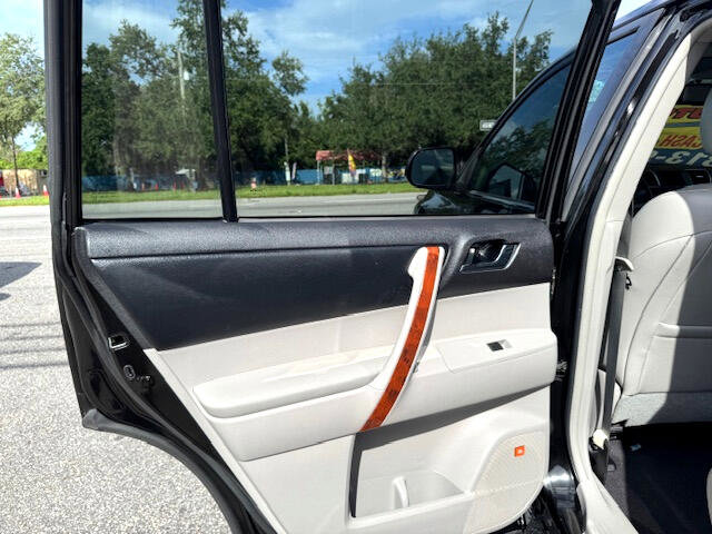 Used 2011 Toyota Highlander Limited image 13