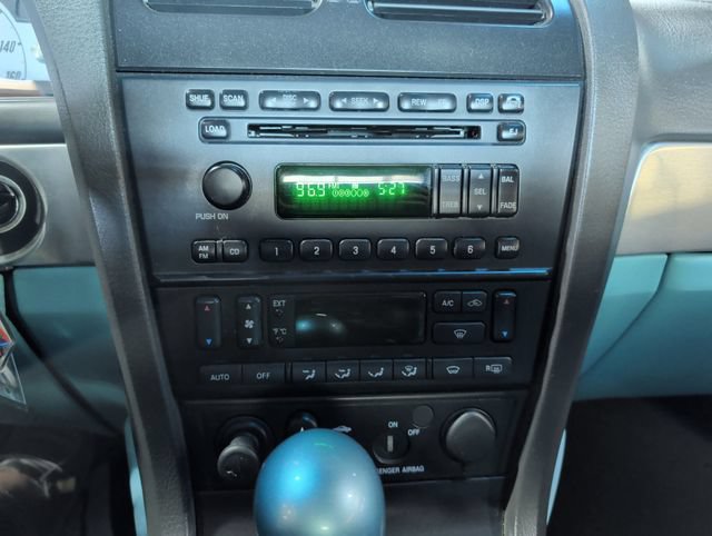 Used 2002 Ford Thunderbird RWD image 2