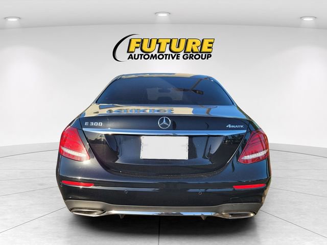 Used 2018 Mercedes-Benz E 300 4MATIC image 4
