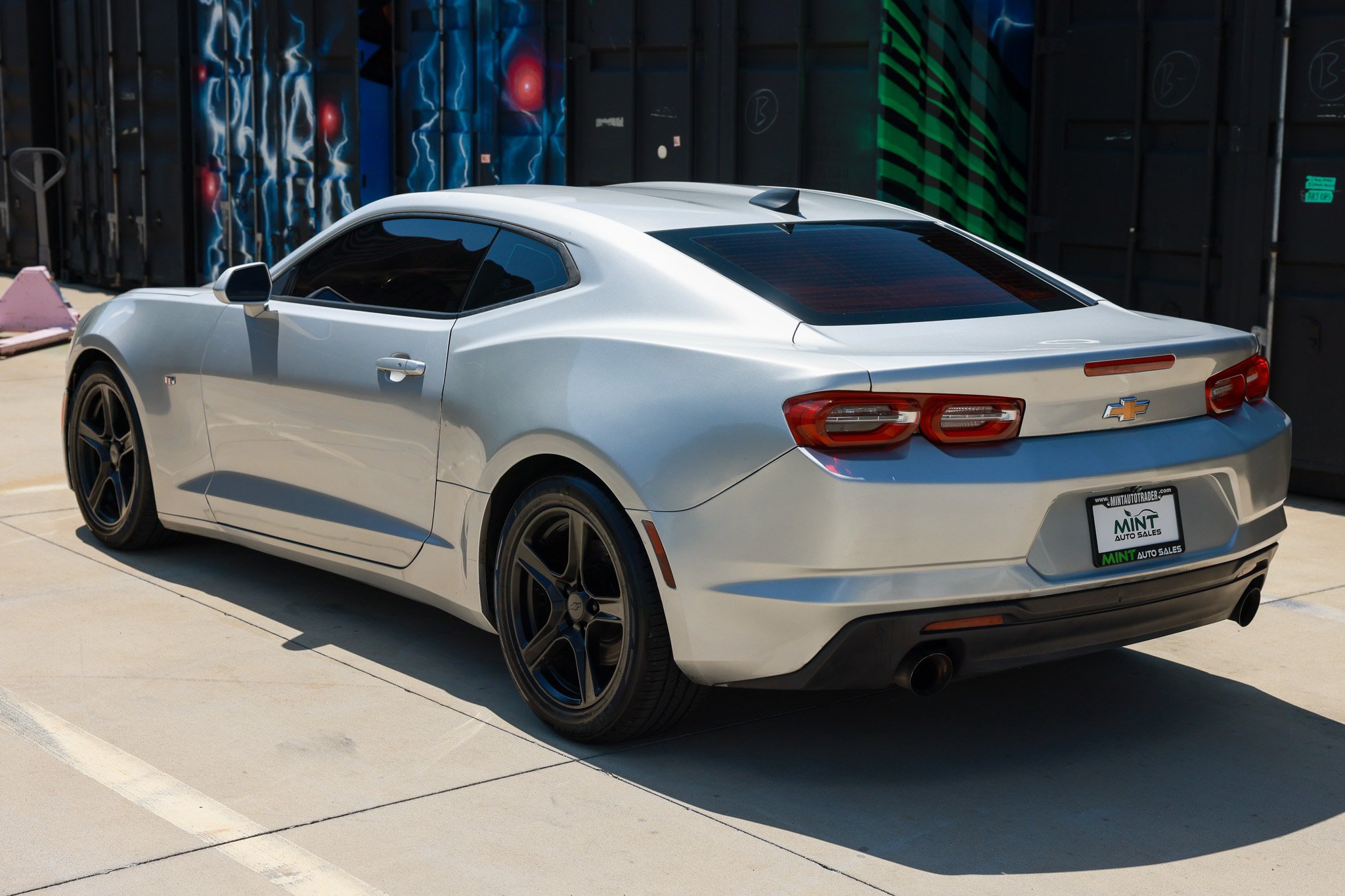 Used 2019 Chevrolet Camaro LT RWD image 8