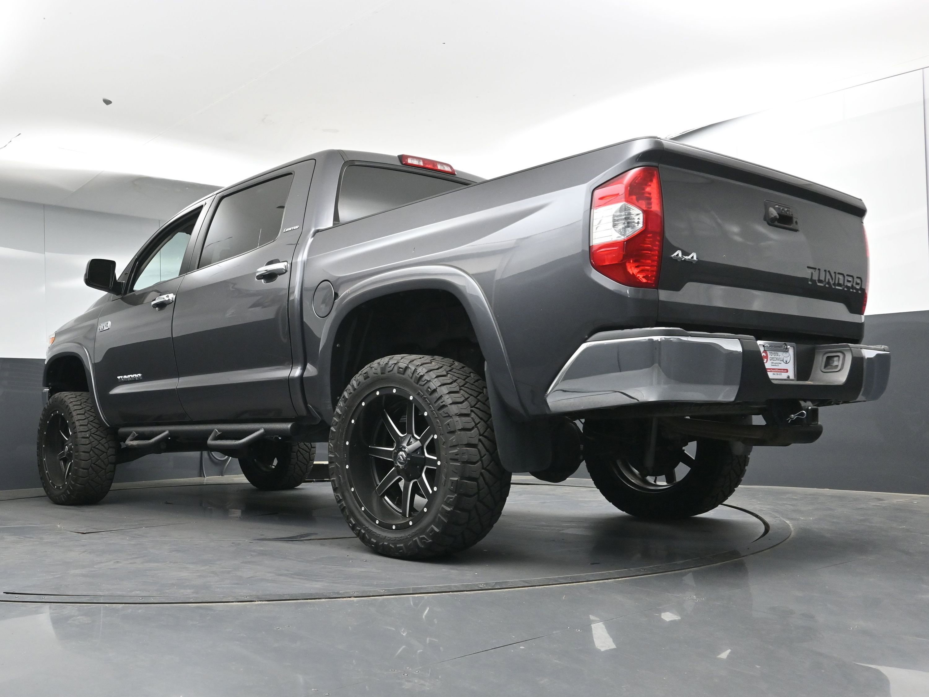 Used 2018 Toyota Tundra Limited AWD/4WD image 30