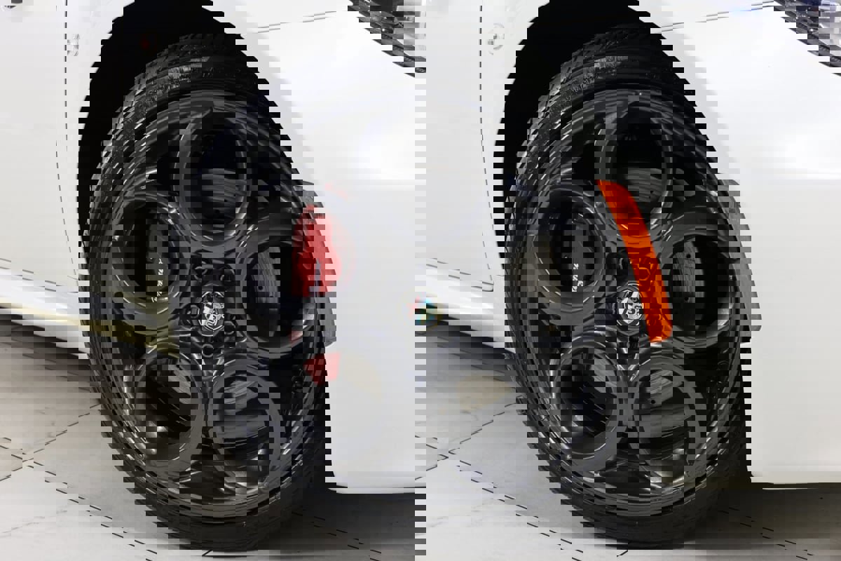 Used 2015 Alfa Romeo 4C Base w/ Leather Interior Group image 10