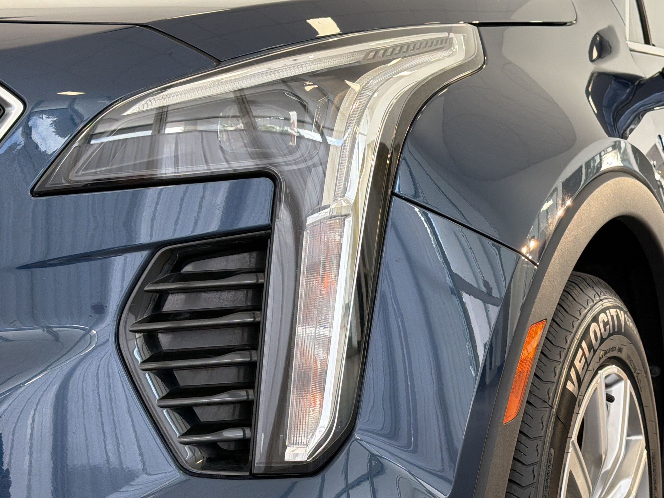 Used 2019 Cadillac XT4 Premium Luxury w/ Driver Awareness Package FWD image 11