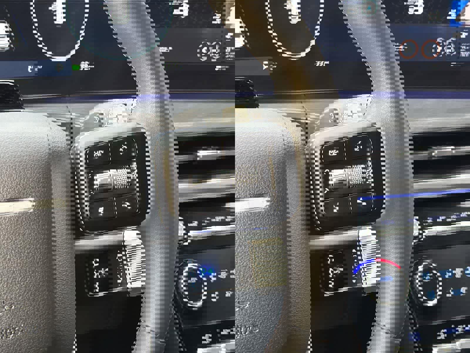 Certified 2025 Hyundai Santa Fe Limited image 12