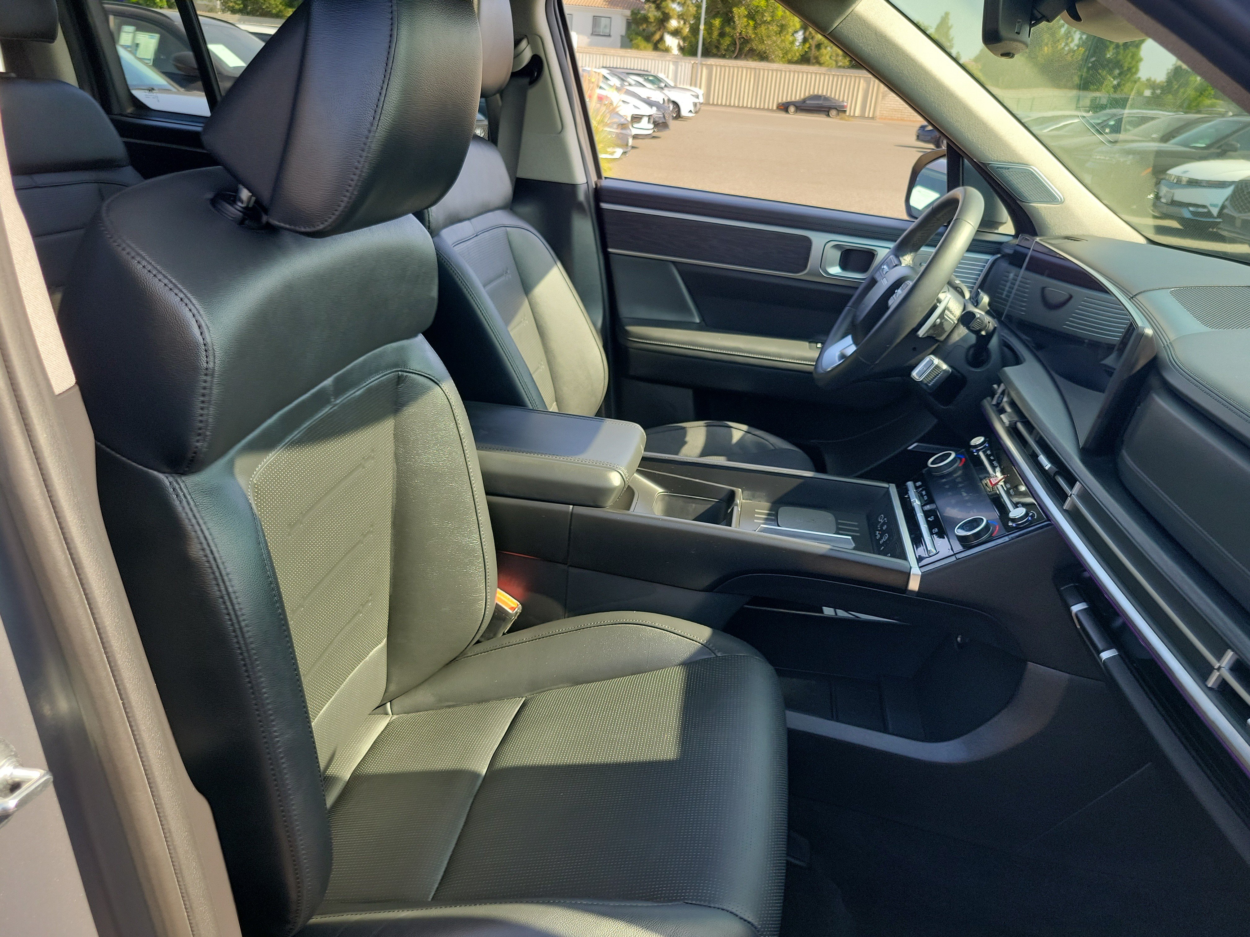 Certified 2025 Hyundai Santa Fe Limited AWD/4WD image 21