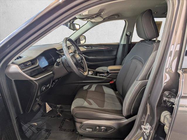 Used 2023 Jeep Grand Cherokee L Laredo w/ Luxury Tech Group I AWD/4WD image 11