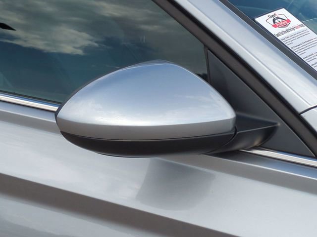Used 2025 Volkswagen Jetta SE FWD image 12