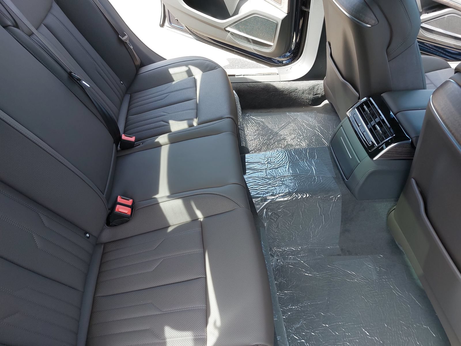 New 2026 Audi A8 L 3.0T AWD/4WD image 11