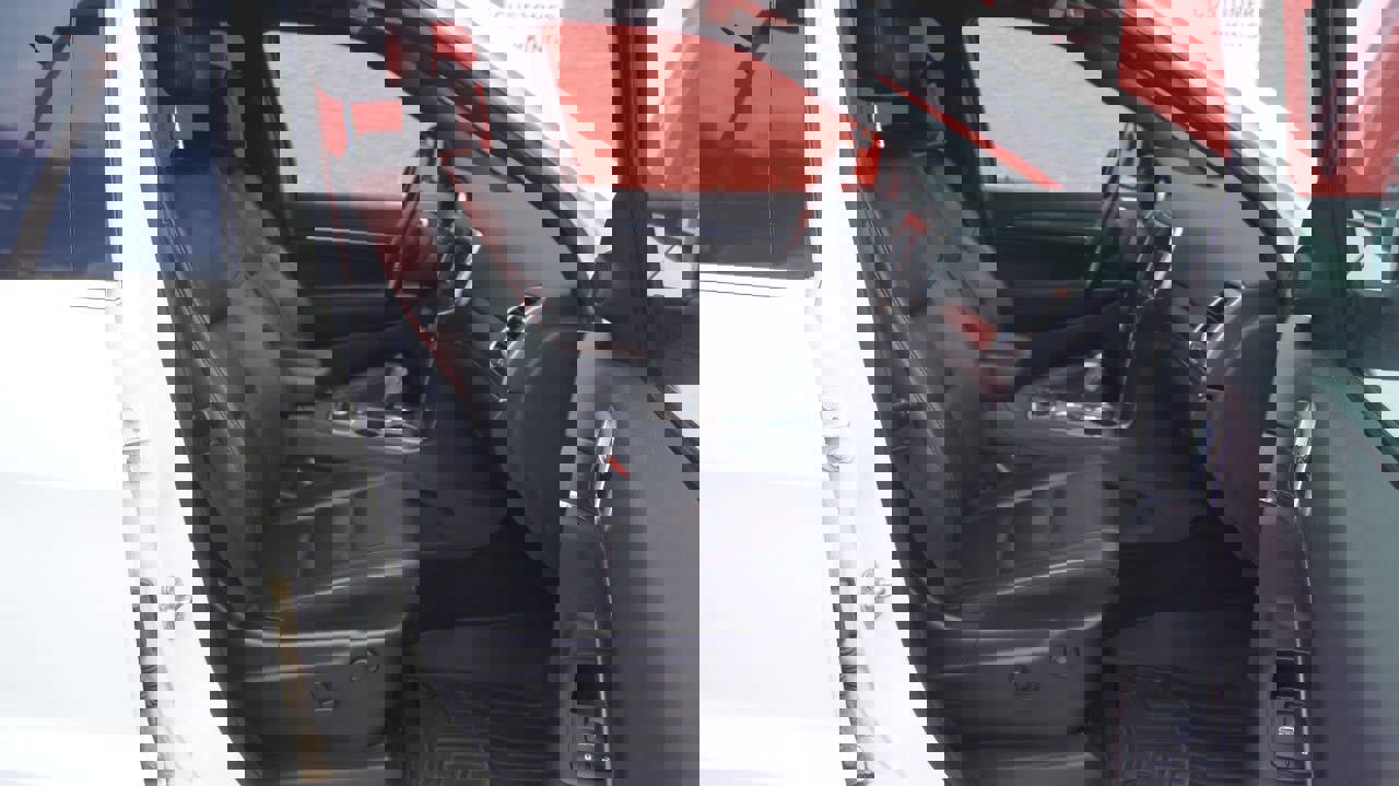 Used 2018 Jeep Grand Cherokee Limited image 12