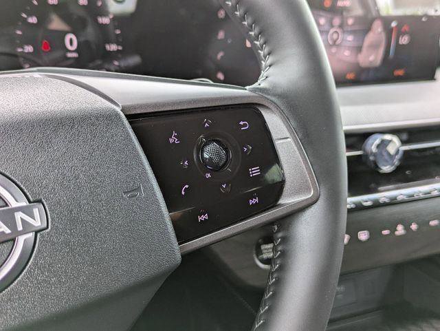 Used 2025 Nissan Murano SV AWD/4WD image 15