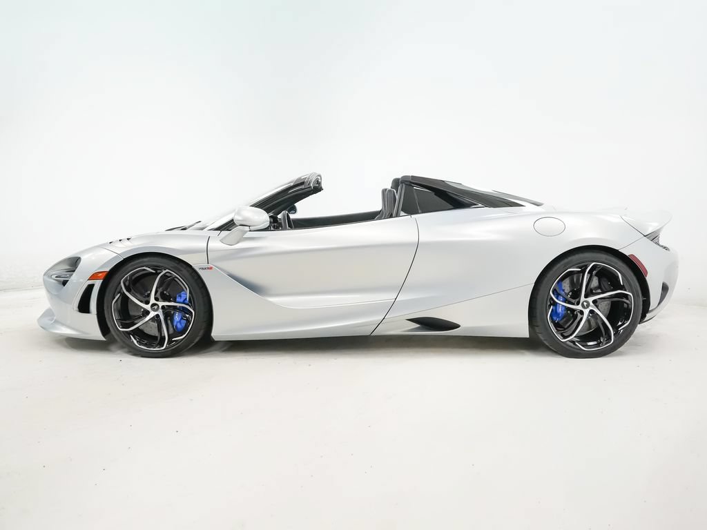 Used 2026 McLaren 750S Spider RWD image 2