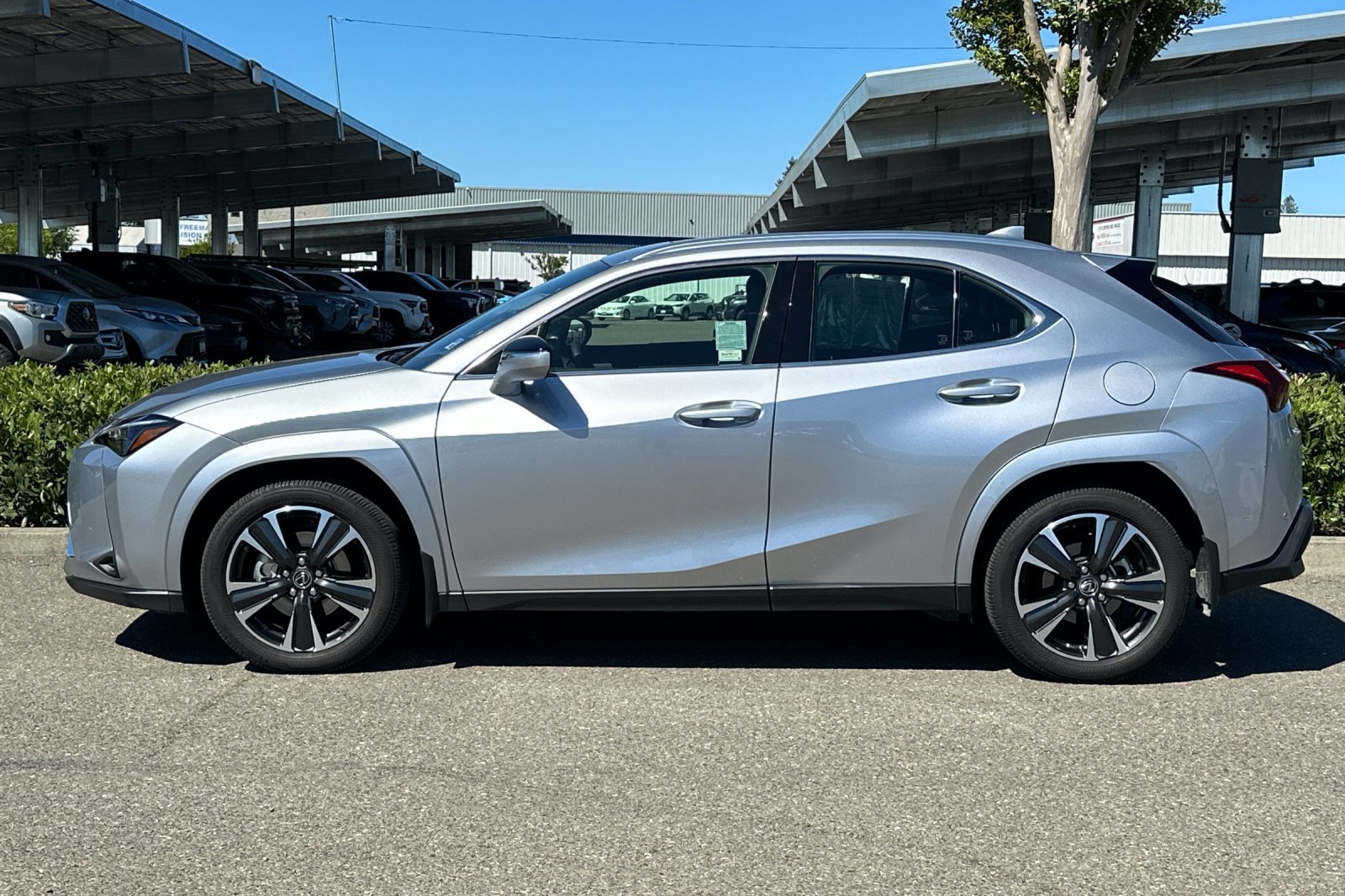Used 2025 Lexus UX 300h FWD w/ Cold Area Package image 7