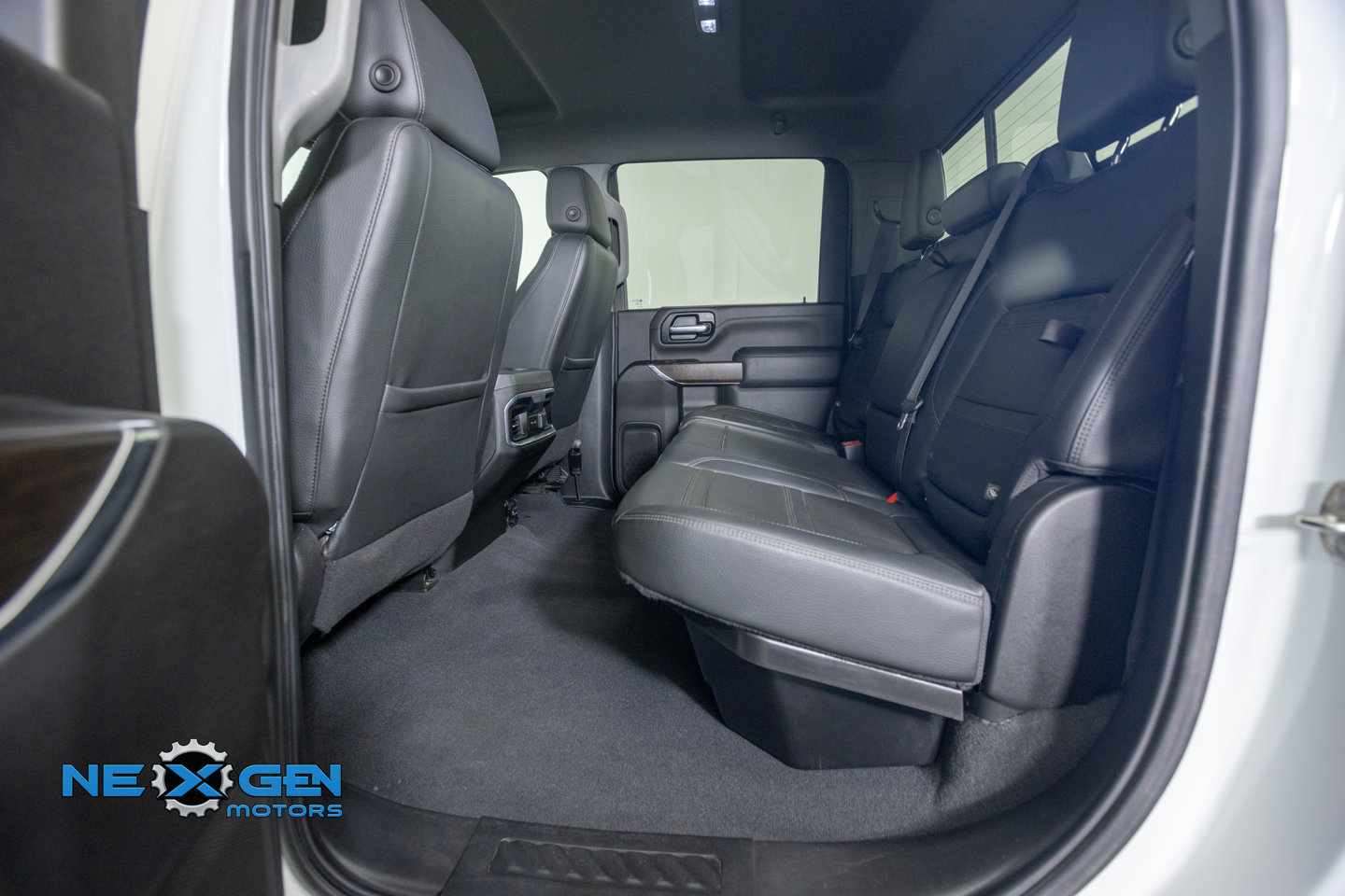 Used 2022 GMC Sierra 3500 Denali w/ Technology Package AWD/4WD image 31