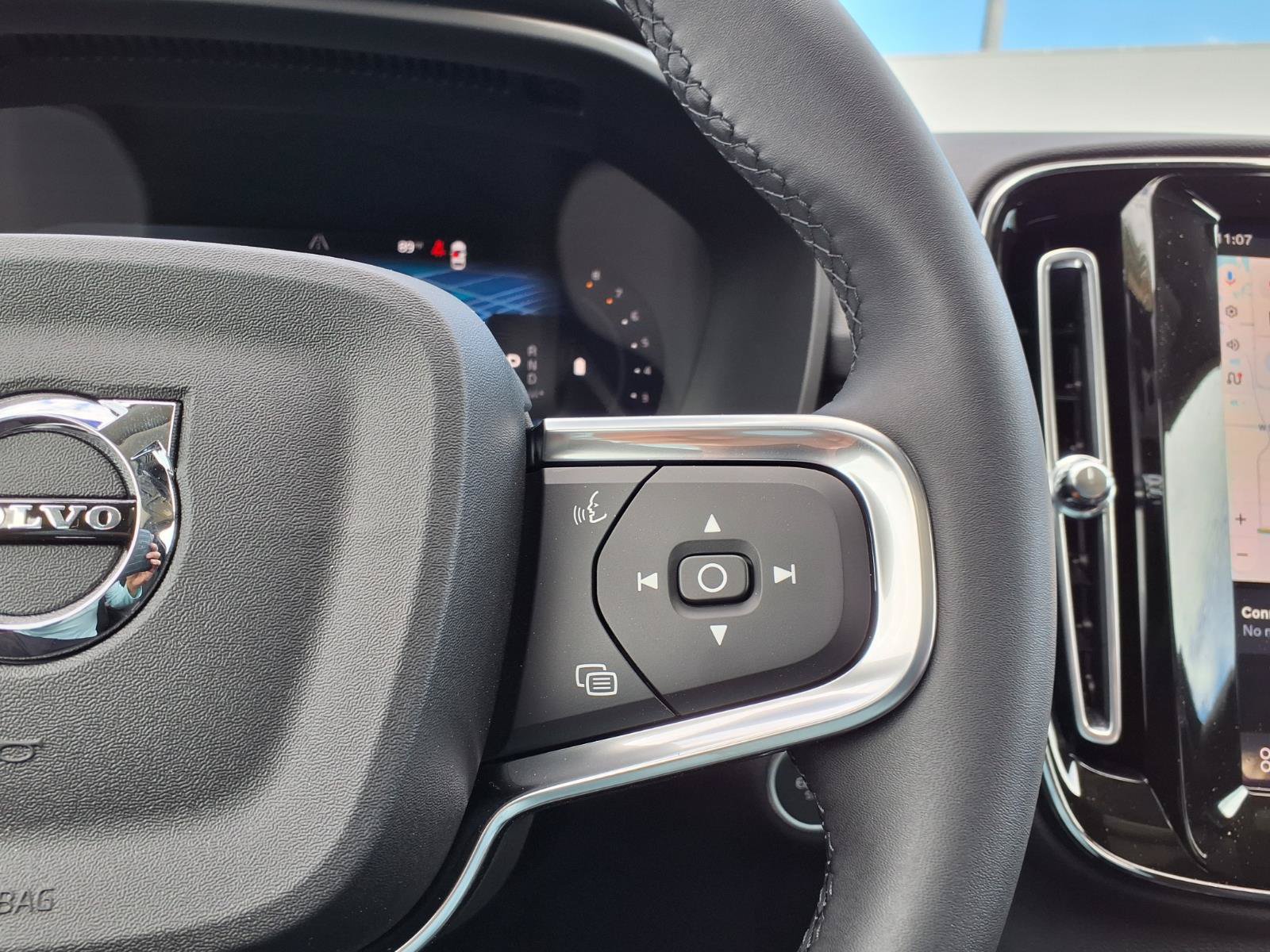 New 2026 Volvo XC40 B5 Plus w/ Climate Package AWD/4WD image 17