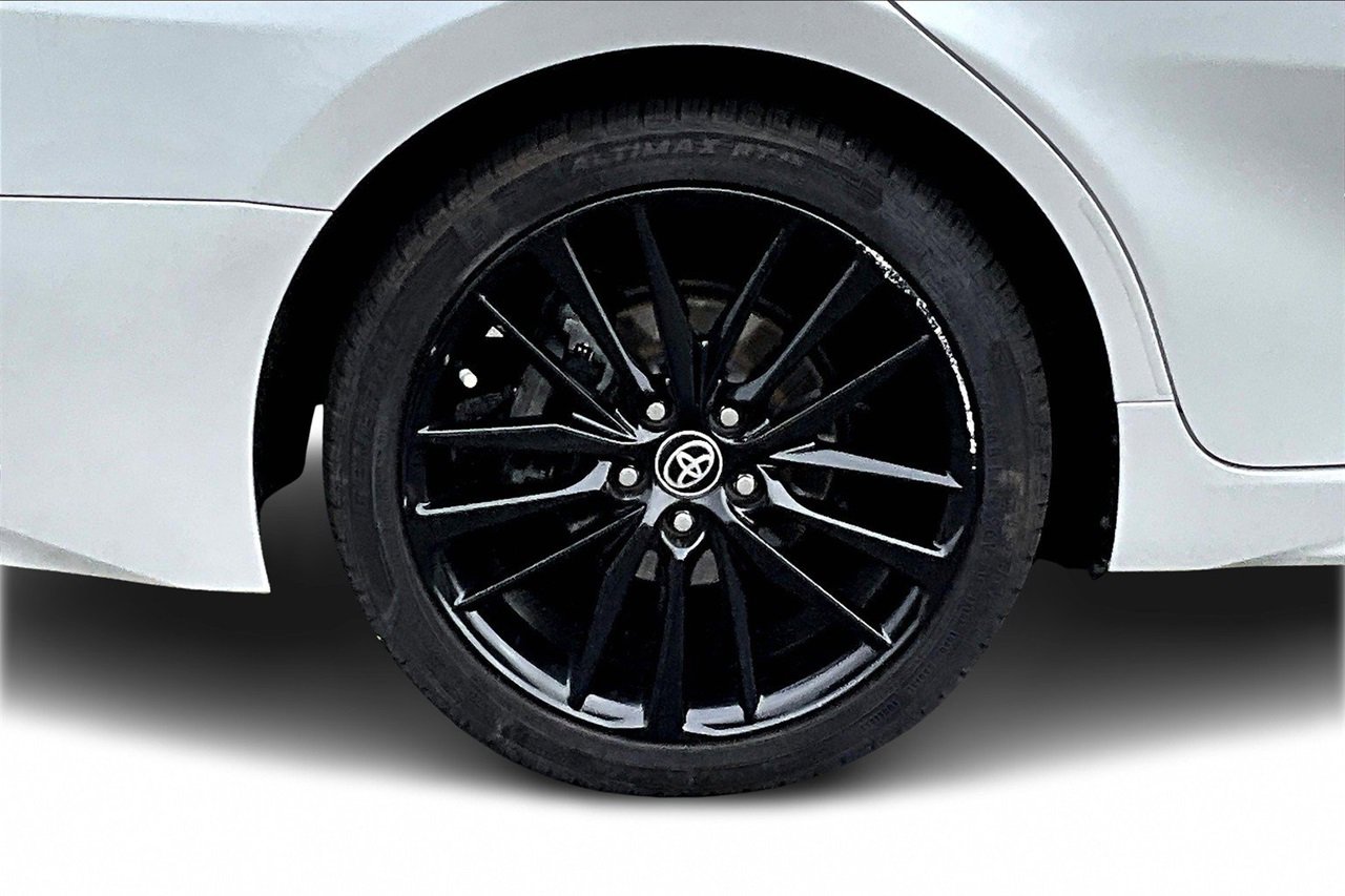 Used 2021 Toyota Camry XSE image 35