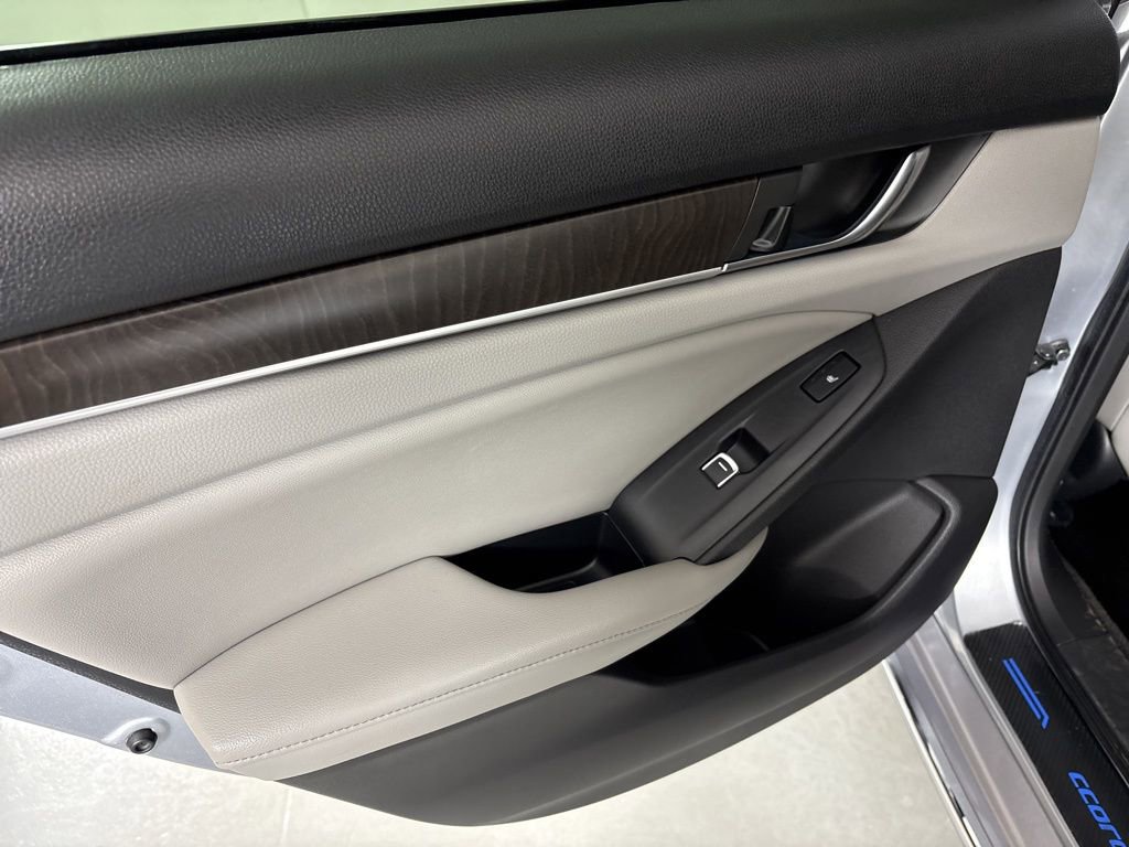 Used 2019 Honda Accord Touring image 33