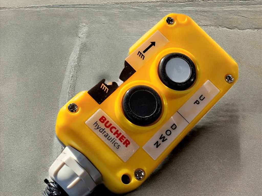 New 2025 Ford F550 4x4 Regular Cab Super Duty image 18