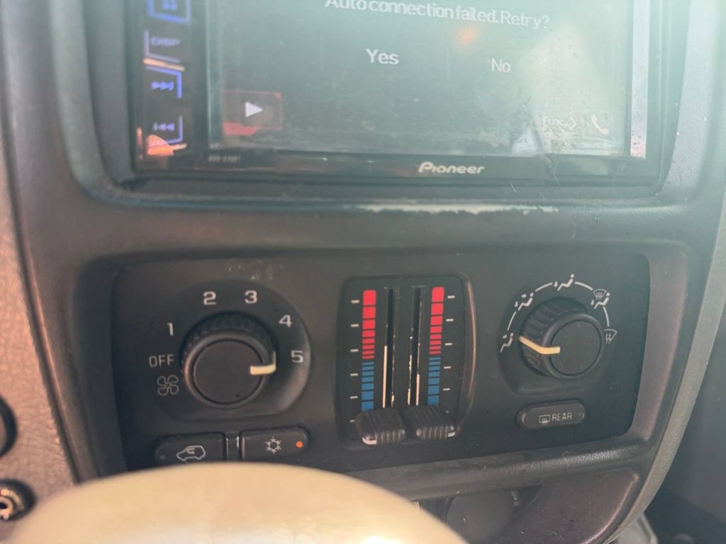 Used 2002 Chevrolet TrailBlazer LS w/ Preferred Equipment Group RWD image 25