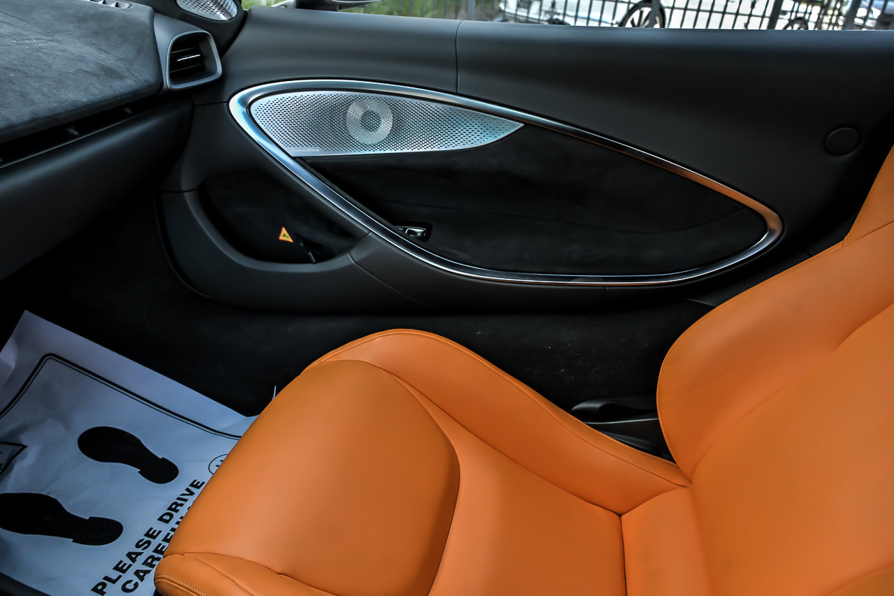 Used 2023 McLaren Artura RWD image 34