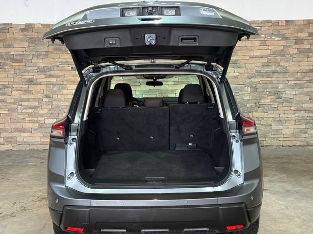 Certified 2025 Nissan Rogue SV image 8