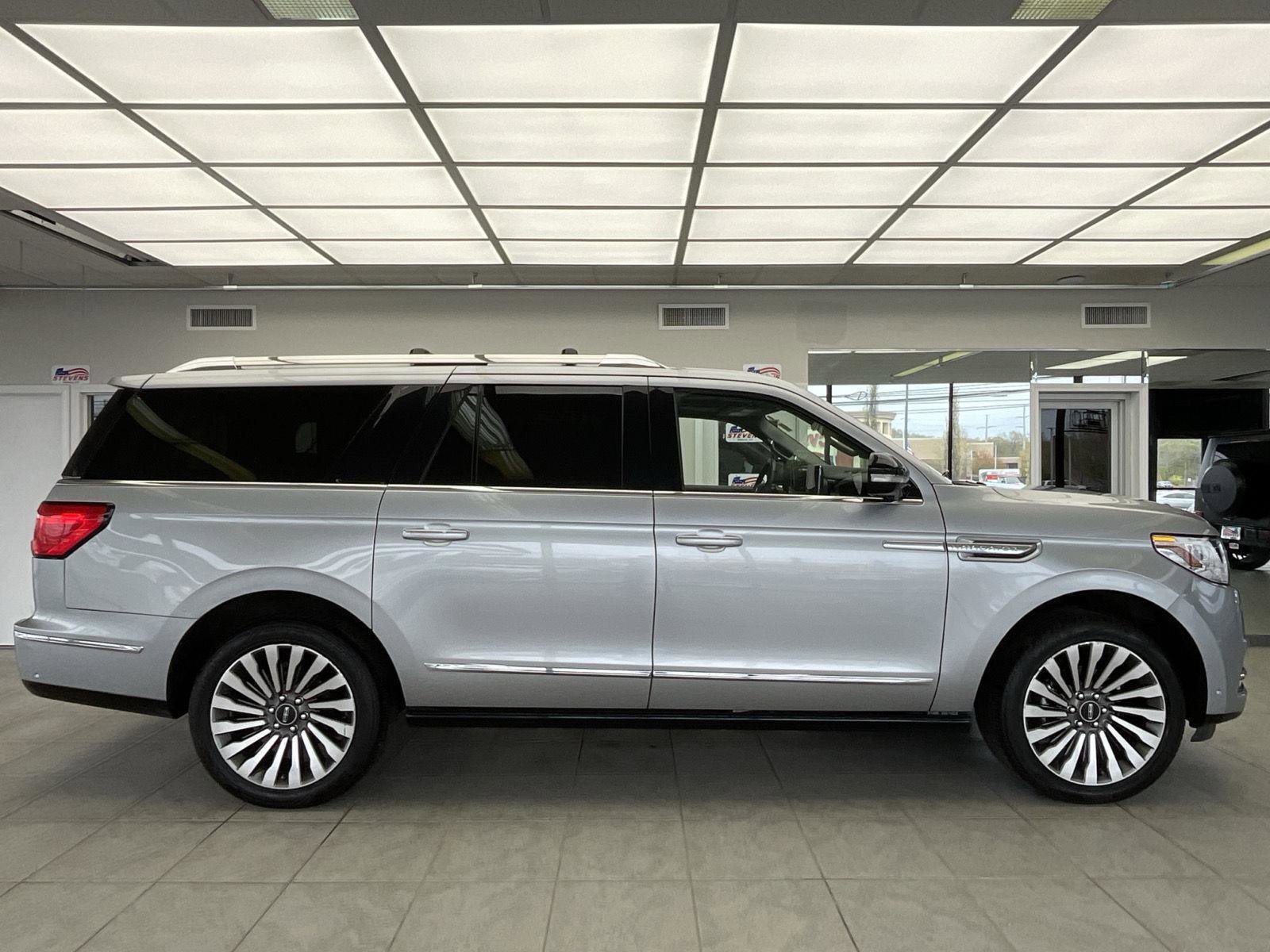 Used 2020 Lincoln Navigator L Reserve w/ Luxury Package AWD/4WD image 4