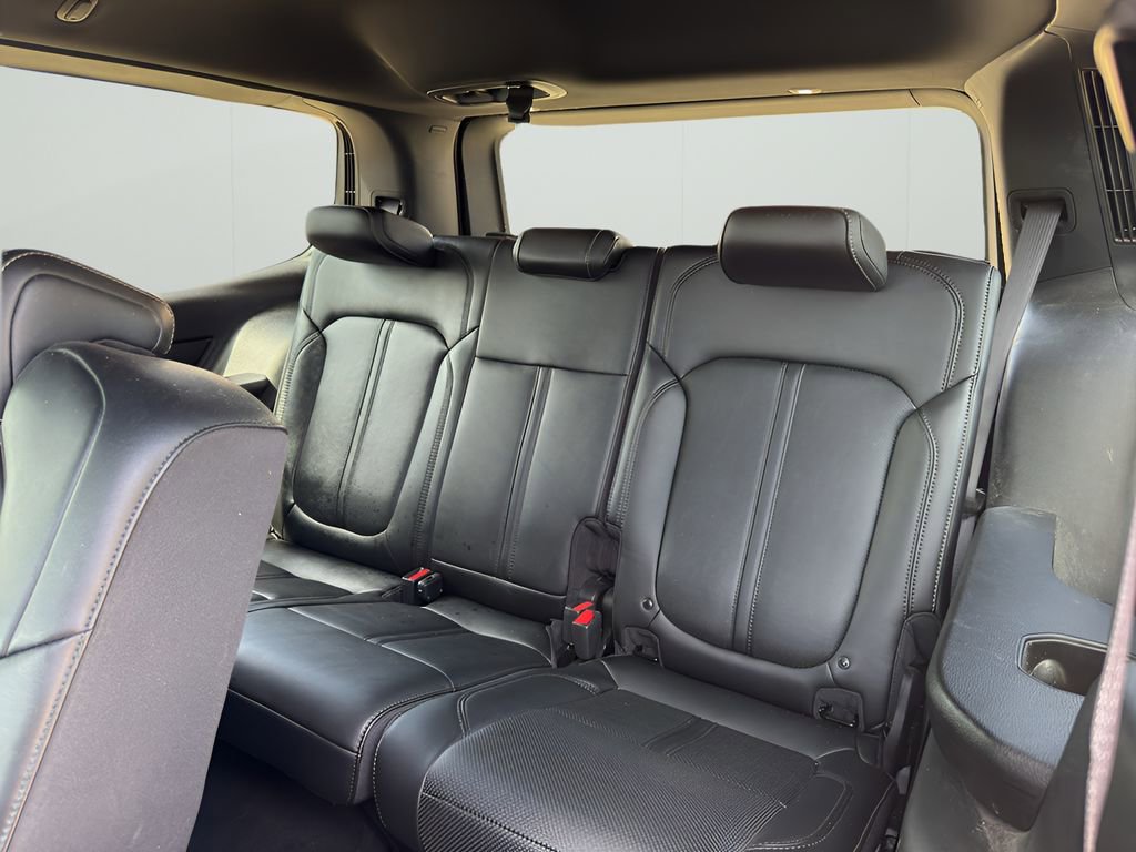 Used 2024 Jeep Wagoneer Series II w/ Flexible Seating Group AWD/4WD image 12