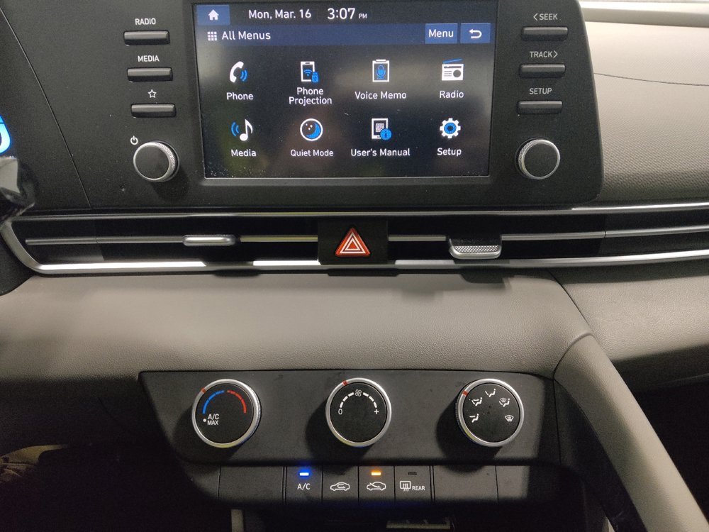 Used 2025 Hyundai Elantra SE FWD image 25
