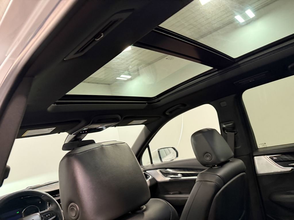 Used 2023 Cadillac XT6 Premium Luxury image 11