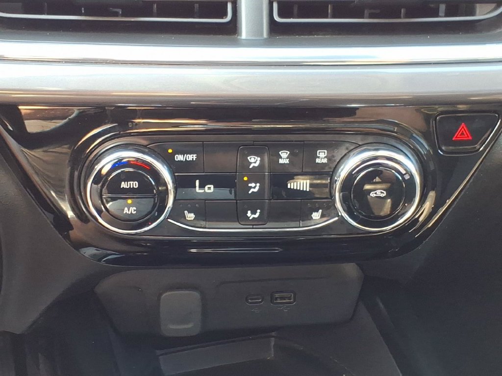 Used 2026 Chevrolet Trax ACTIV w/ Sunroof Package FWD image 17