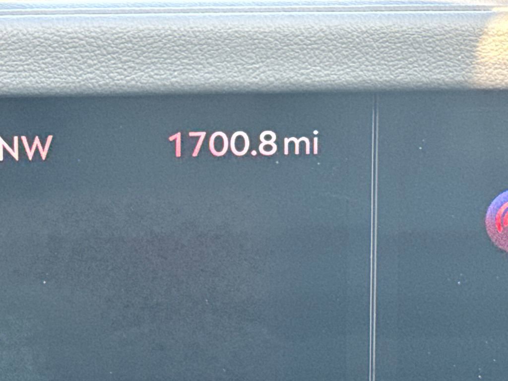 Used 2025 Lincoln Nautilus Premier AWD/4WD image 22