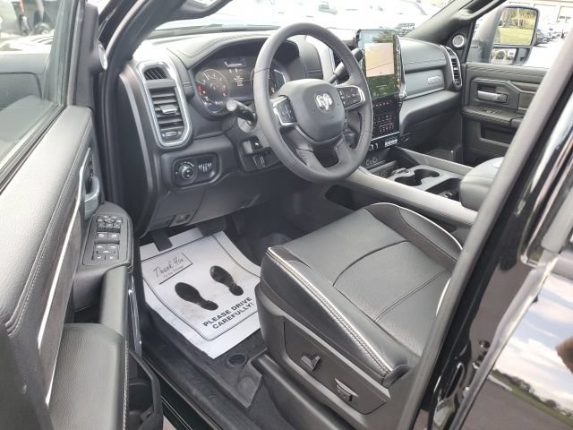 Used 2025 RAM 2500 Laramie AWD/4WD image 12