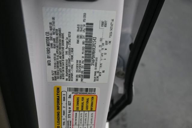 Used 2017 Ford Fusion SE w/ Fusion SE Technology Package FWD image 18