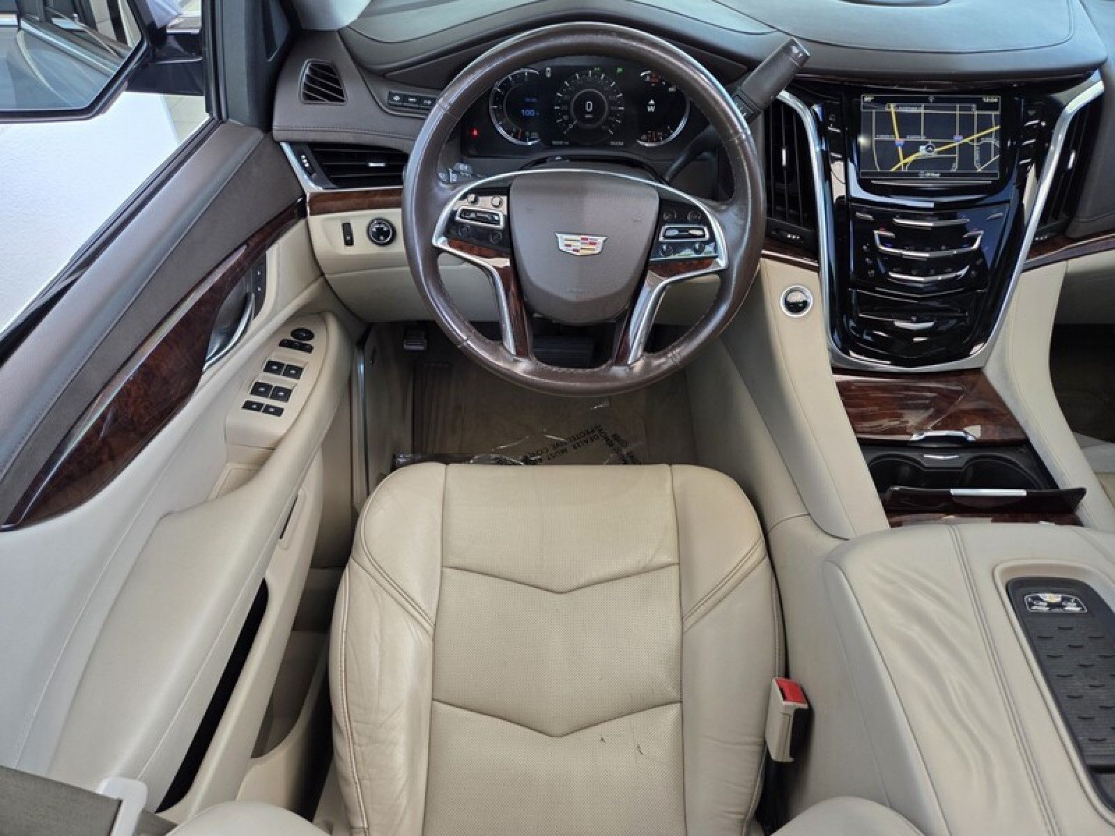 Used 2016 Cadillac Escalade ESV Luxury AWD/4WD image 18