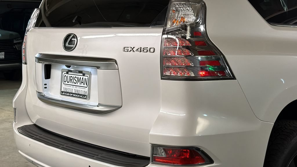 Used 2022 Lexus GX 460 Premium w/ Premium Package AWD/4WD image 9