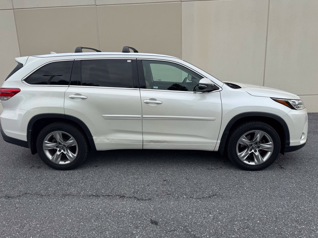 Used 2018 Toyota Highlander Limited AWD/4WD image 15
