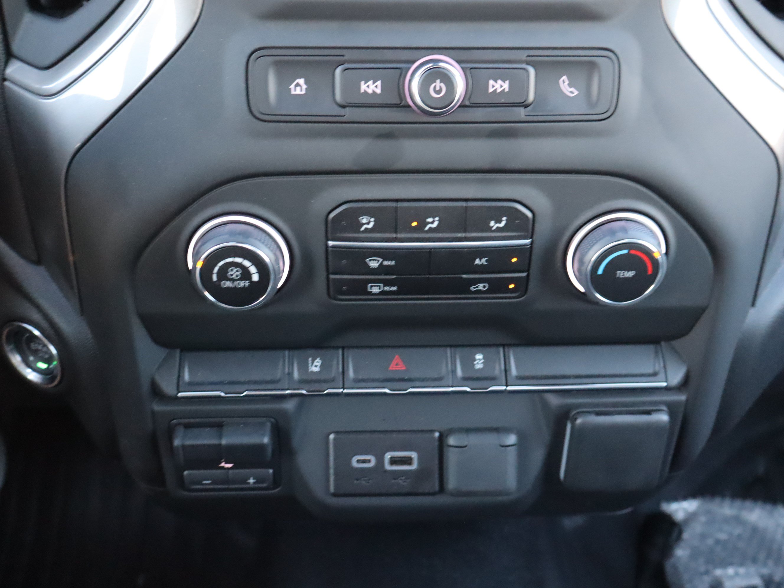 Used 2025 Chevrolet Silverado 2500 W/T w/ WT Convenience Package AWD/4WD image 29