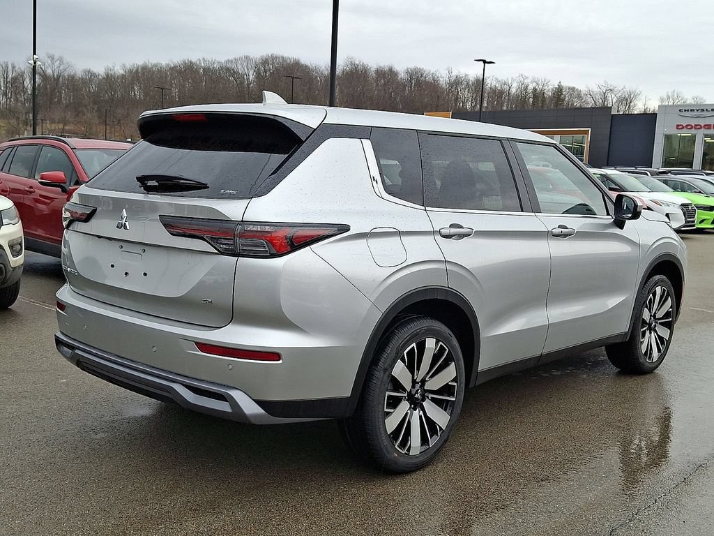 New 2026 Mitsubishi Outlander SE AWD/4WD image 4