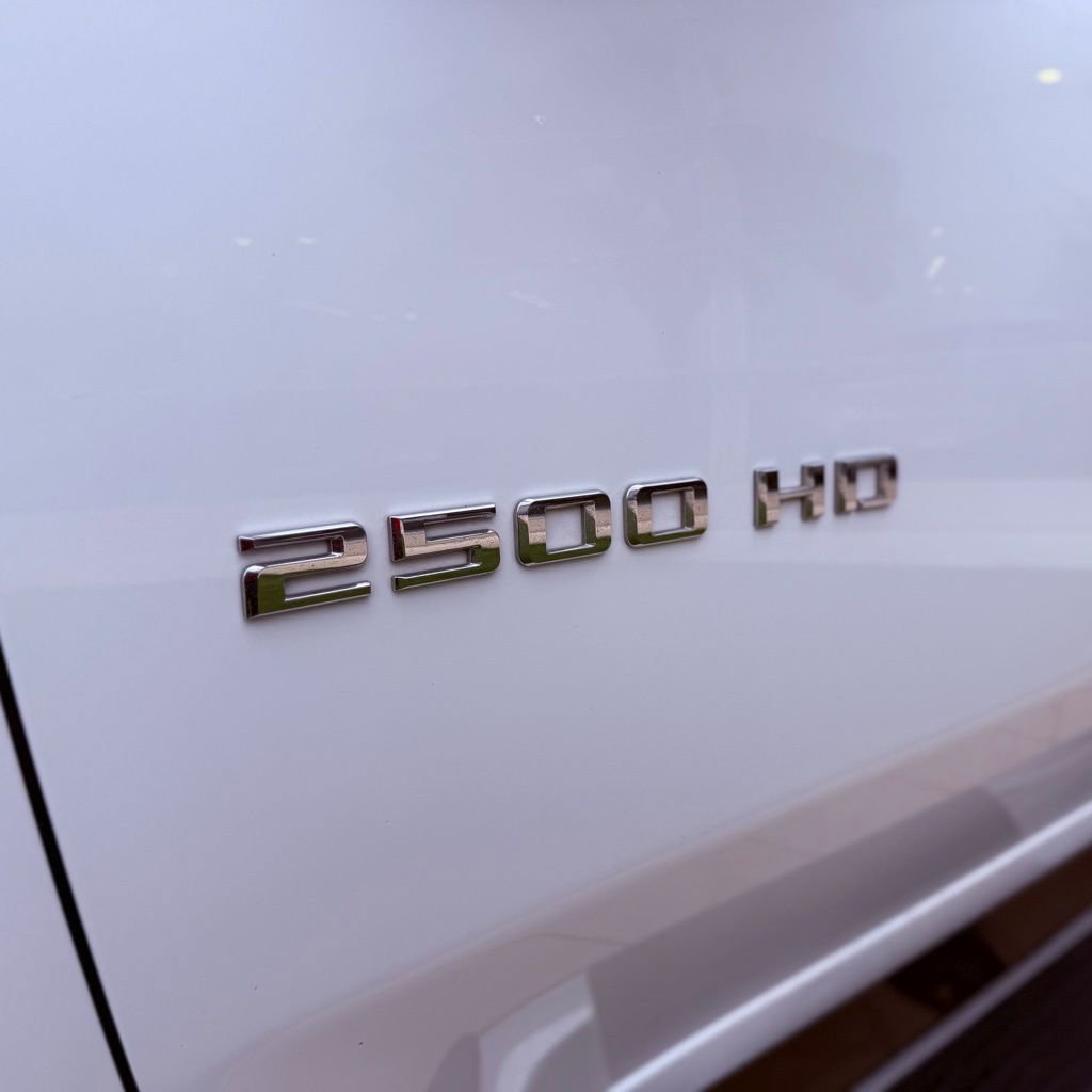 Used 2024 Chevrolet Silverado 2500 LT AWD/4WD image 30