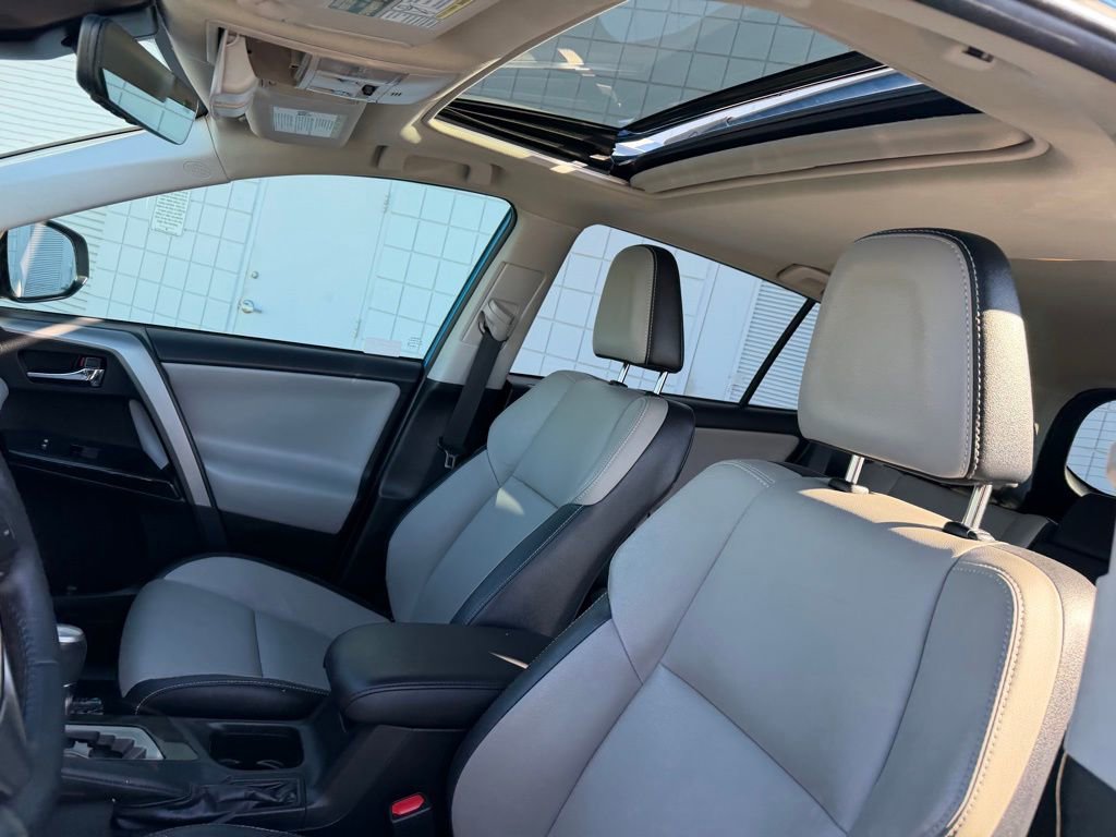 Used 2017 Toyota RAV4 Limited w/ Carpet Mat Package image 18