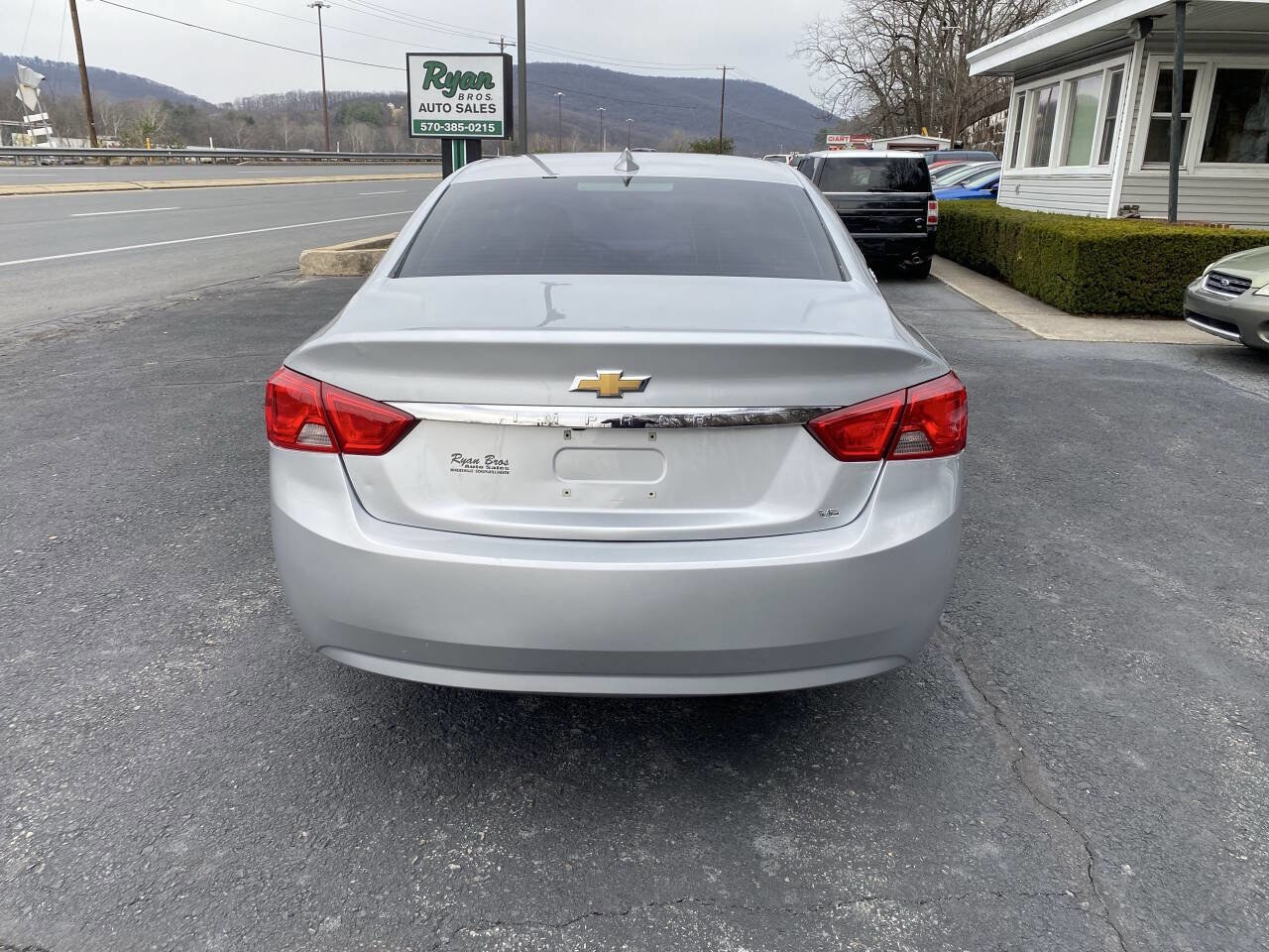 Used 2018 Chevrolet Impala LS FWD image 8