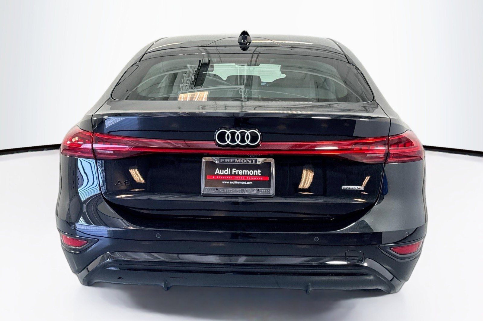 Used 2025 Audi A6 e-tron Premium w/ Ultra Package AWD/4WD image 6