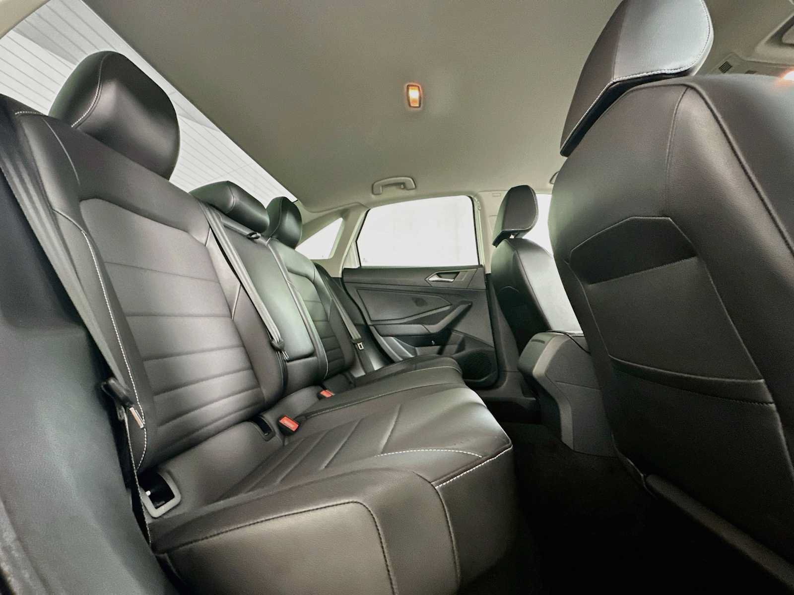 Used 2023 Volkswagen Jetta SE FWD image 23